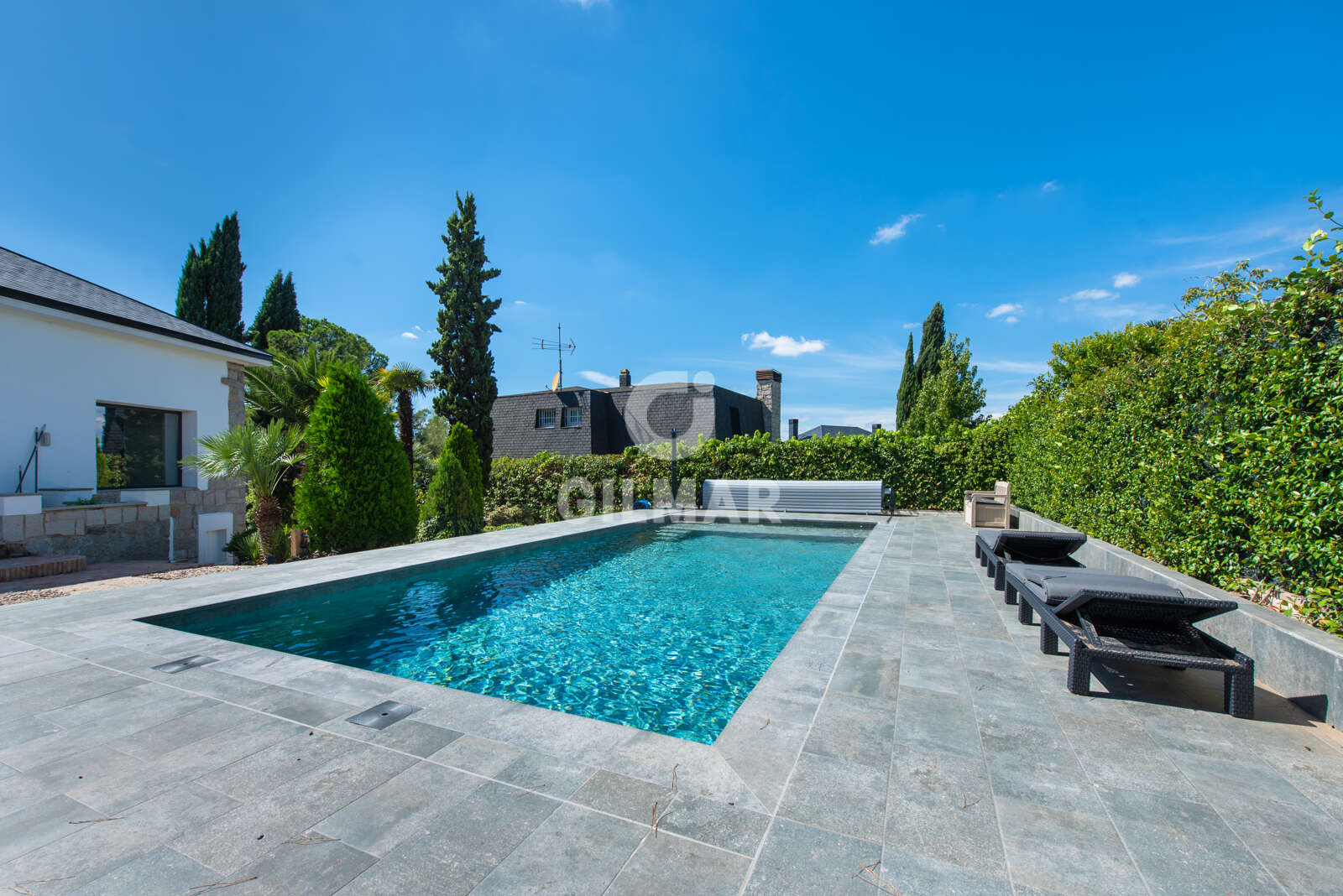 Property slider Gilmar