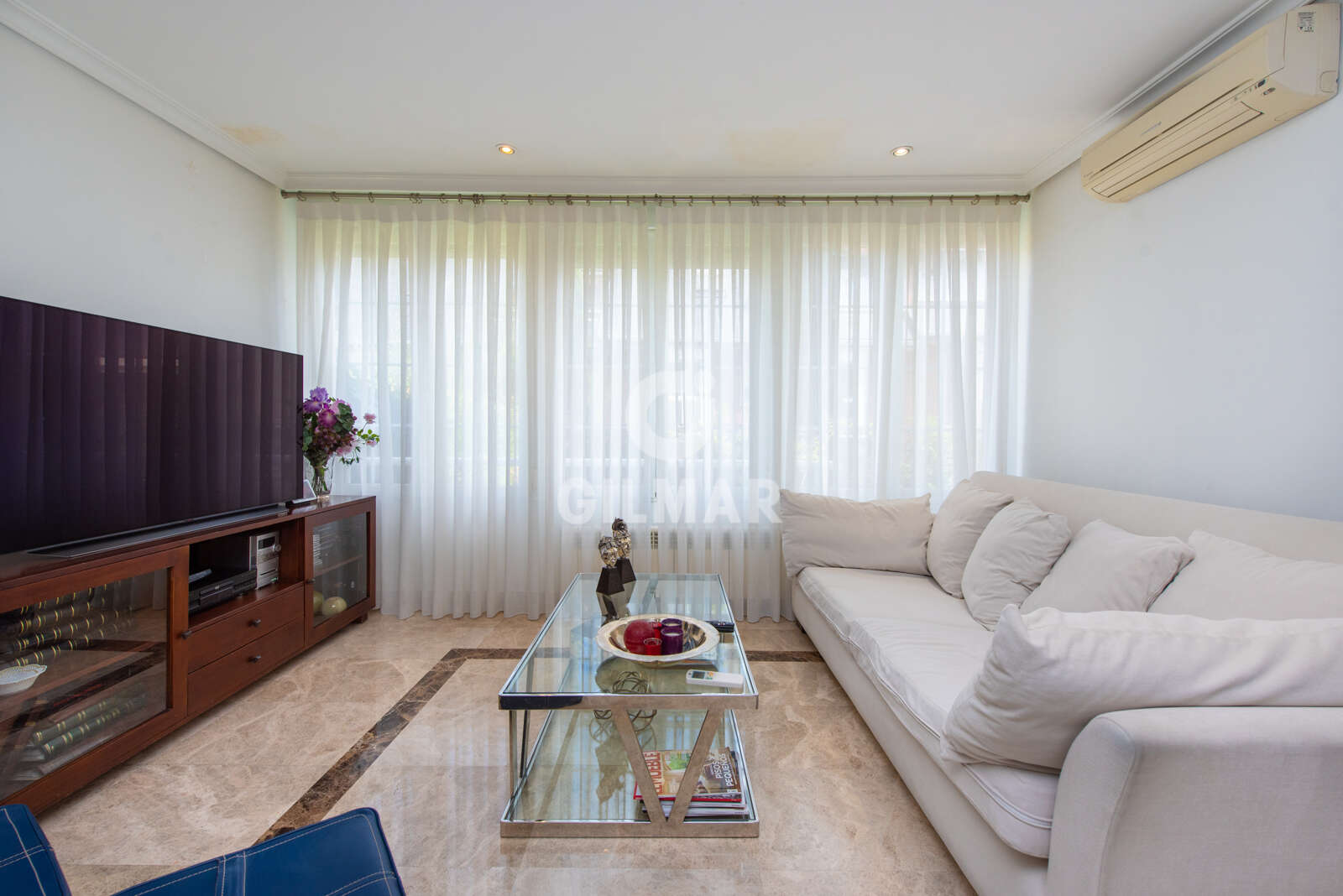 Property slider Gilmar