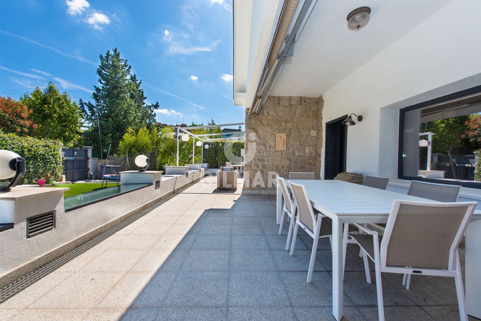 Property slider Gilmar