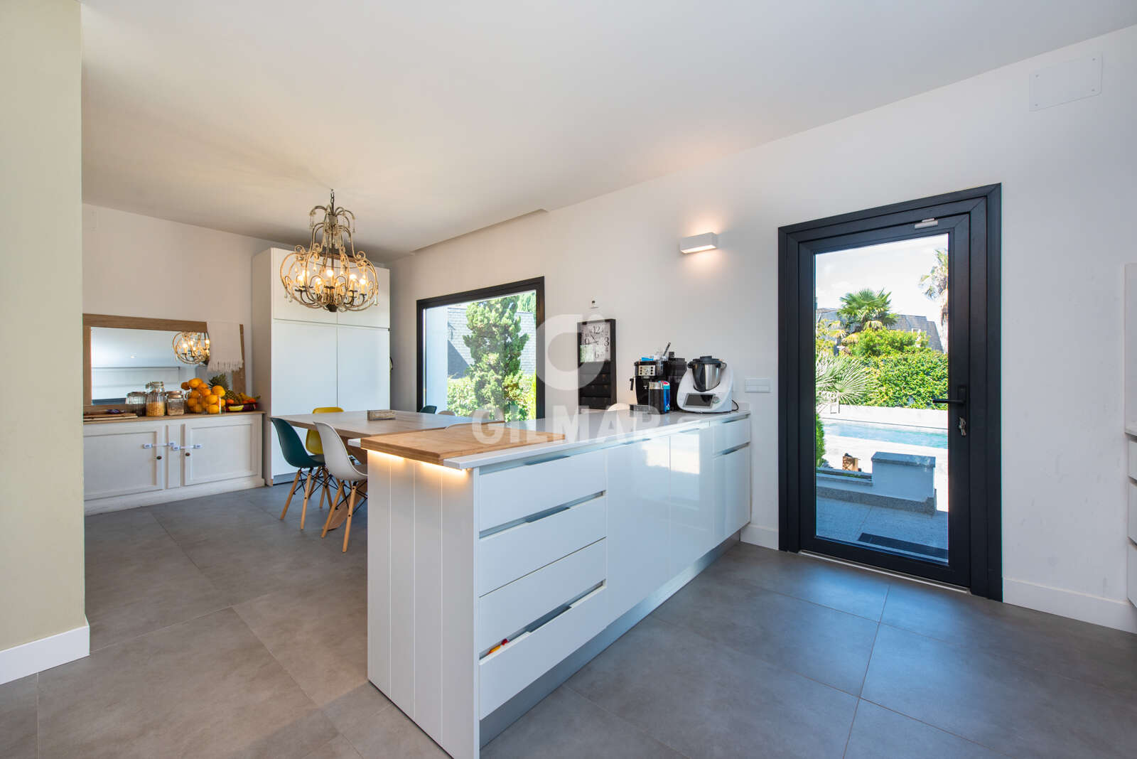Property slider Gilmar