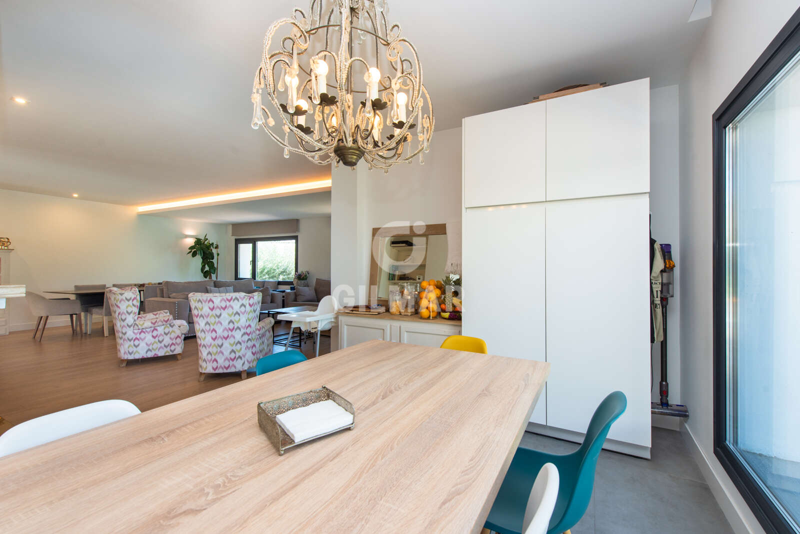 Property slider Gilmar