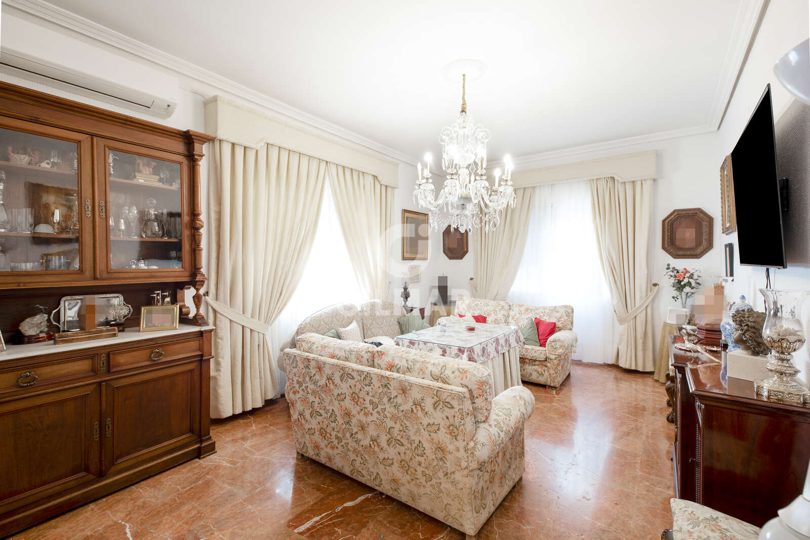 Property slider Gilmar
