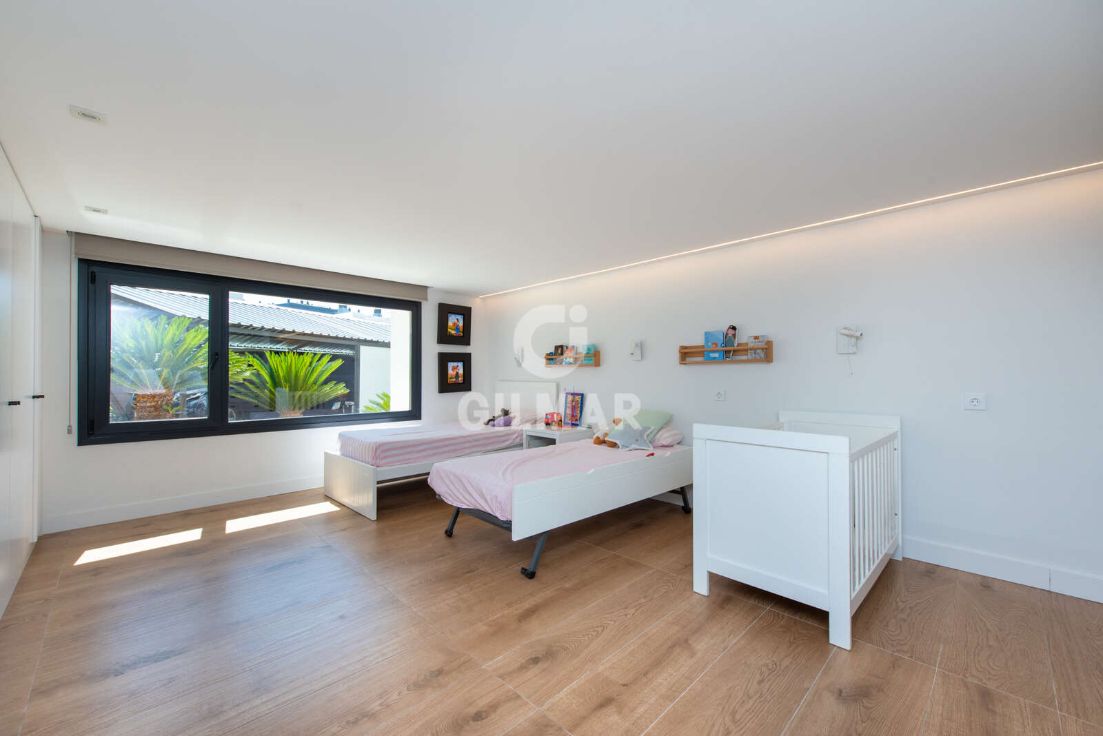 Property slider Gilmar
