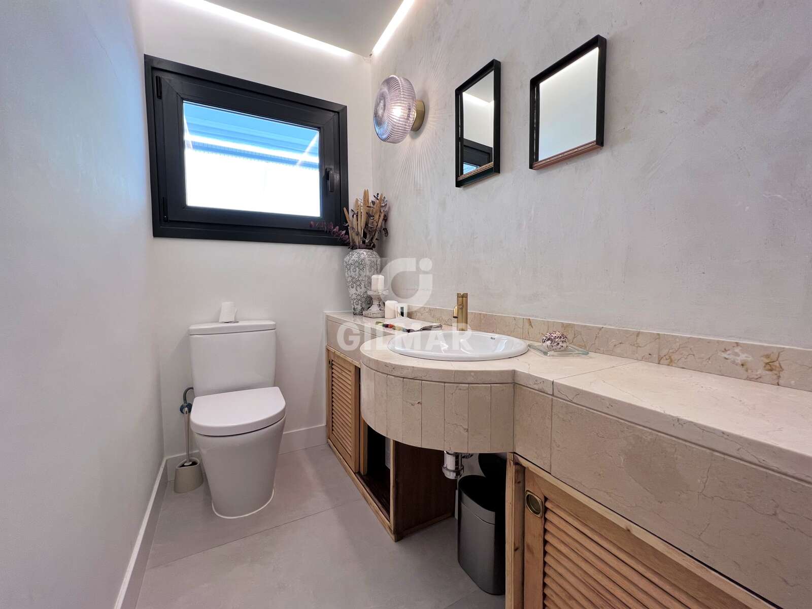 Property slider Gilmar