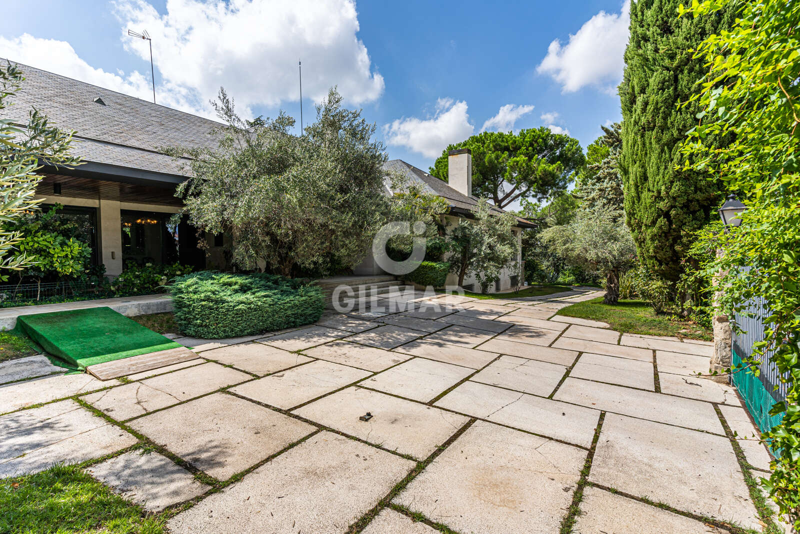 Property slider Gilmar