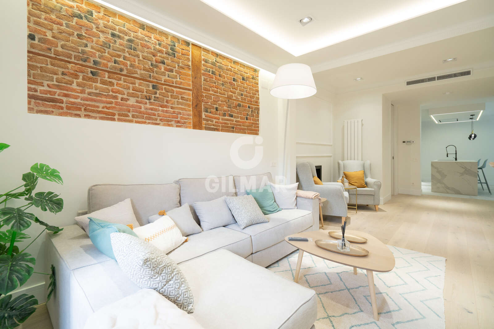 Property slider Gilmar