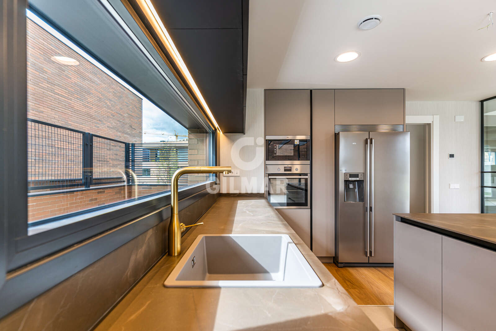 Property slider Gilmar