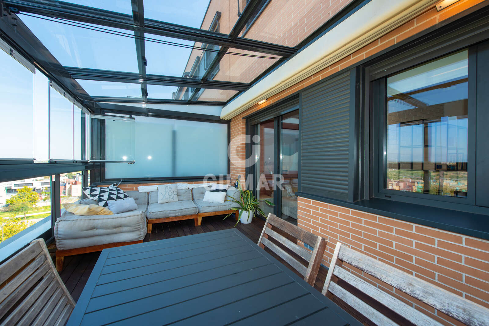 Property slider Gilmar