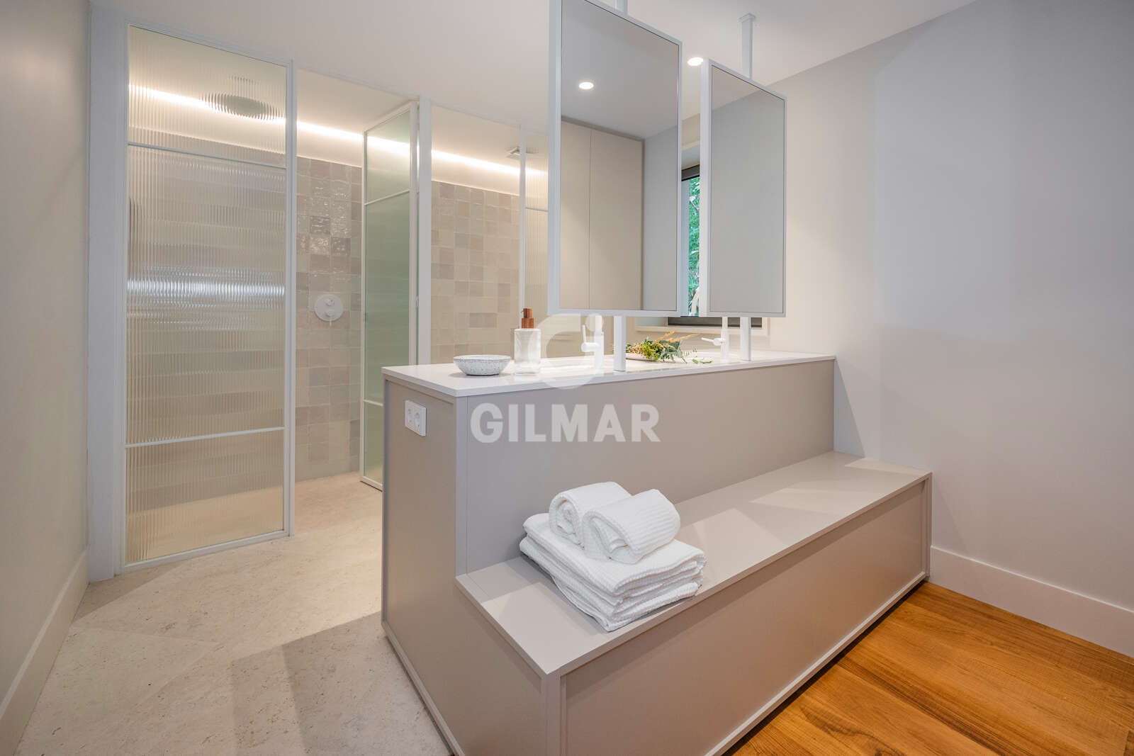 Property slider Gilmar