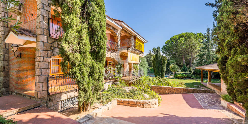 Chalet Independiente en venta en Collado Mediano / Becerril – Madrid