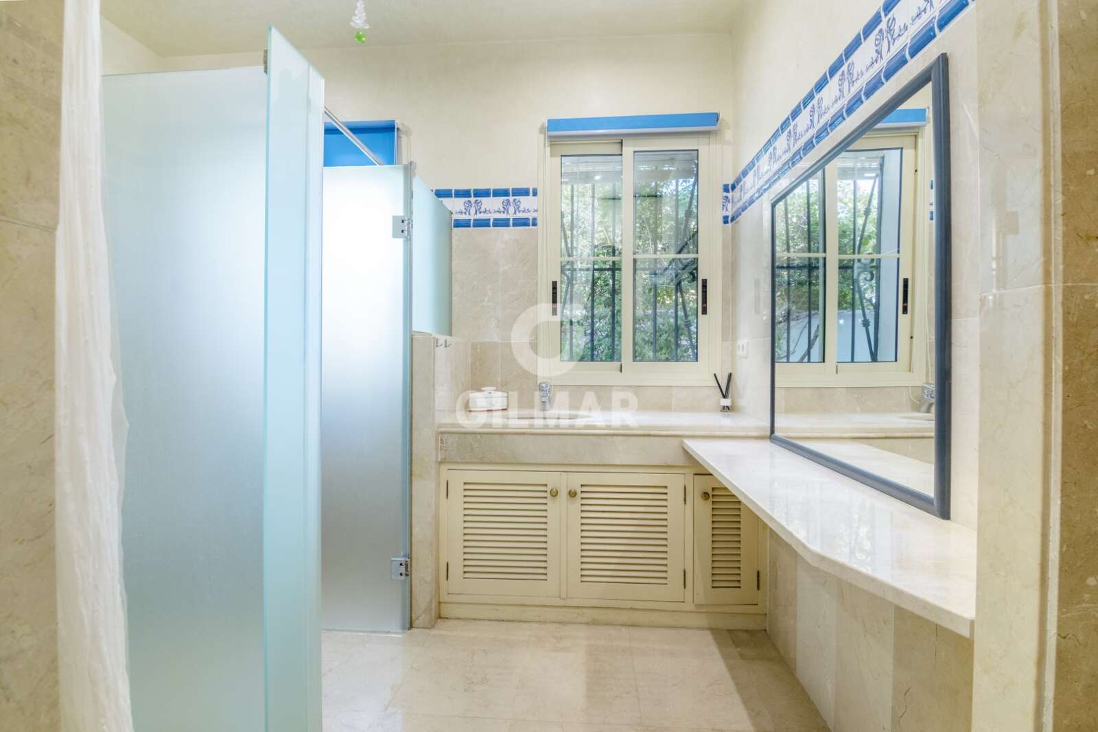 Property slider Gilmar