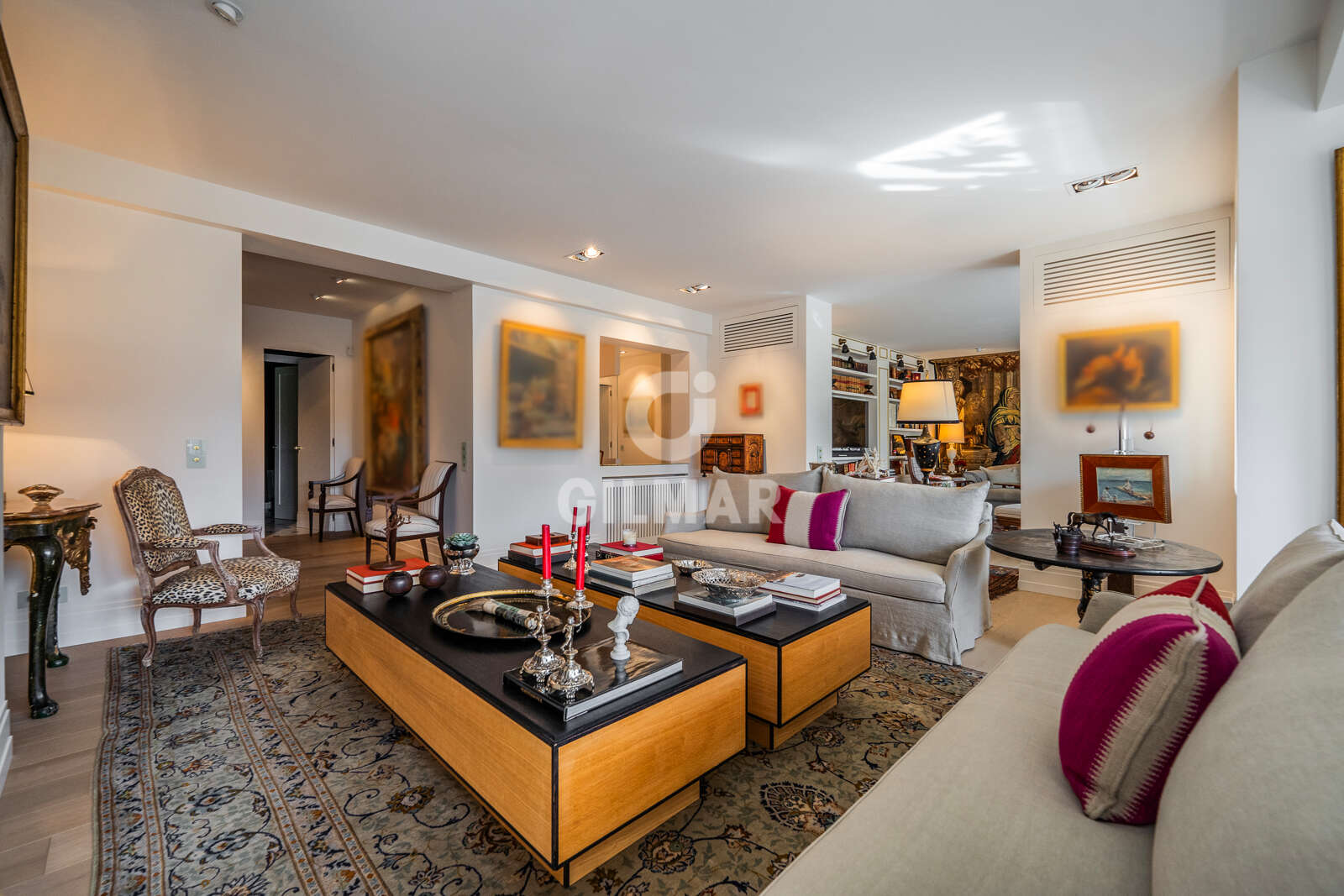 Property slider Gilmar