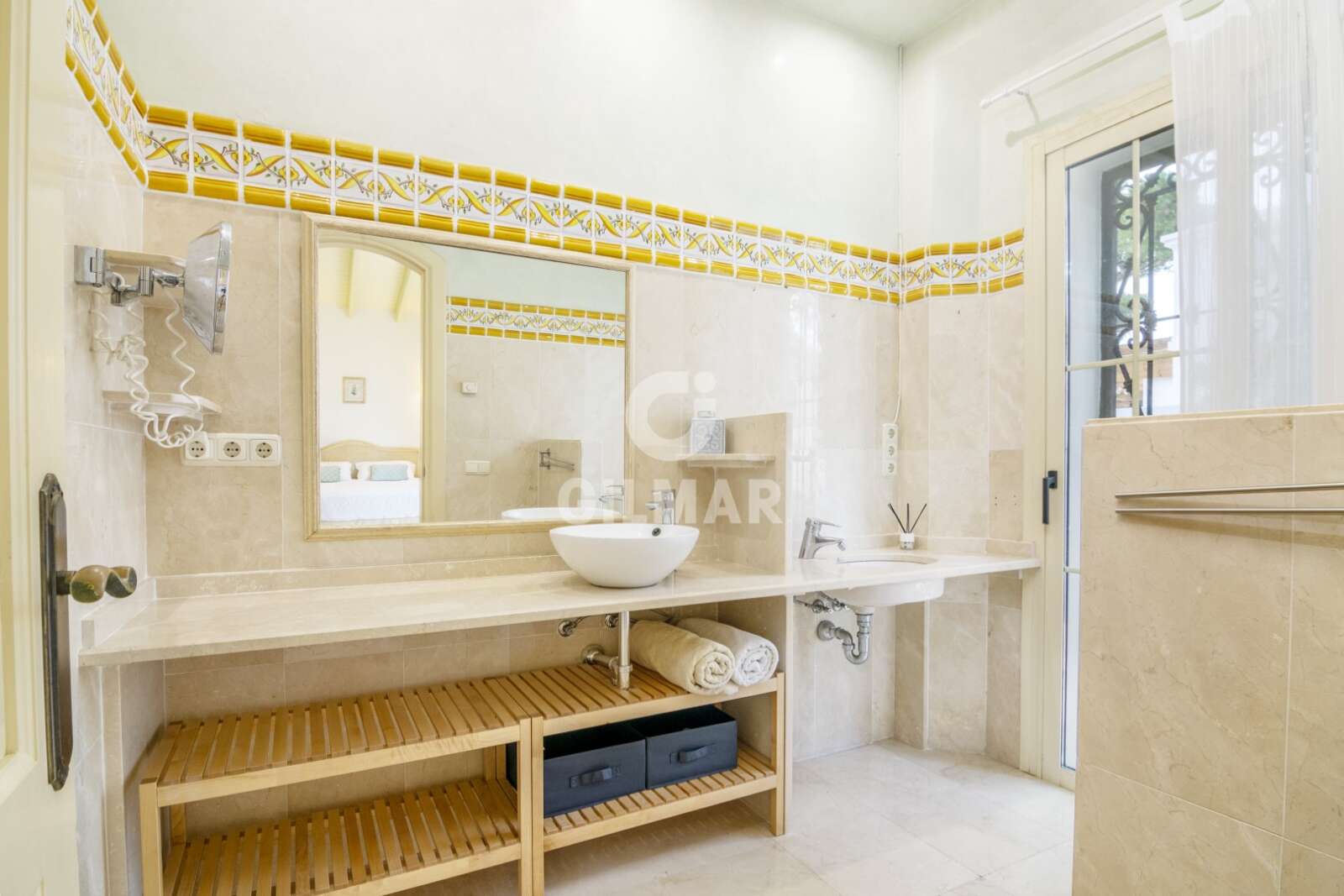 Property slider Gilmar