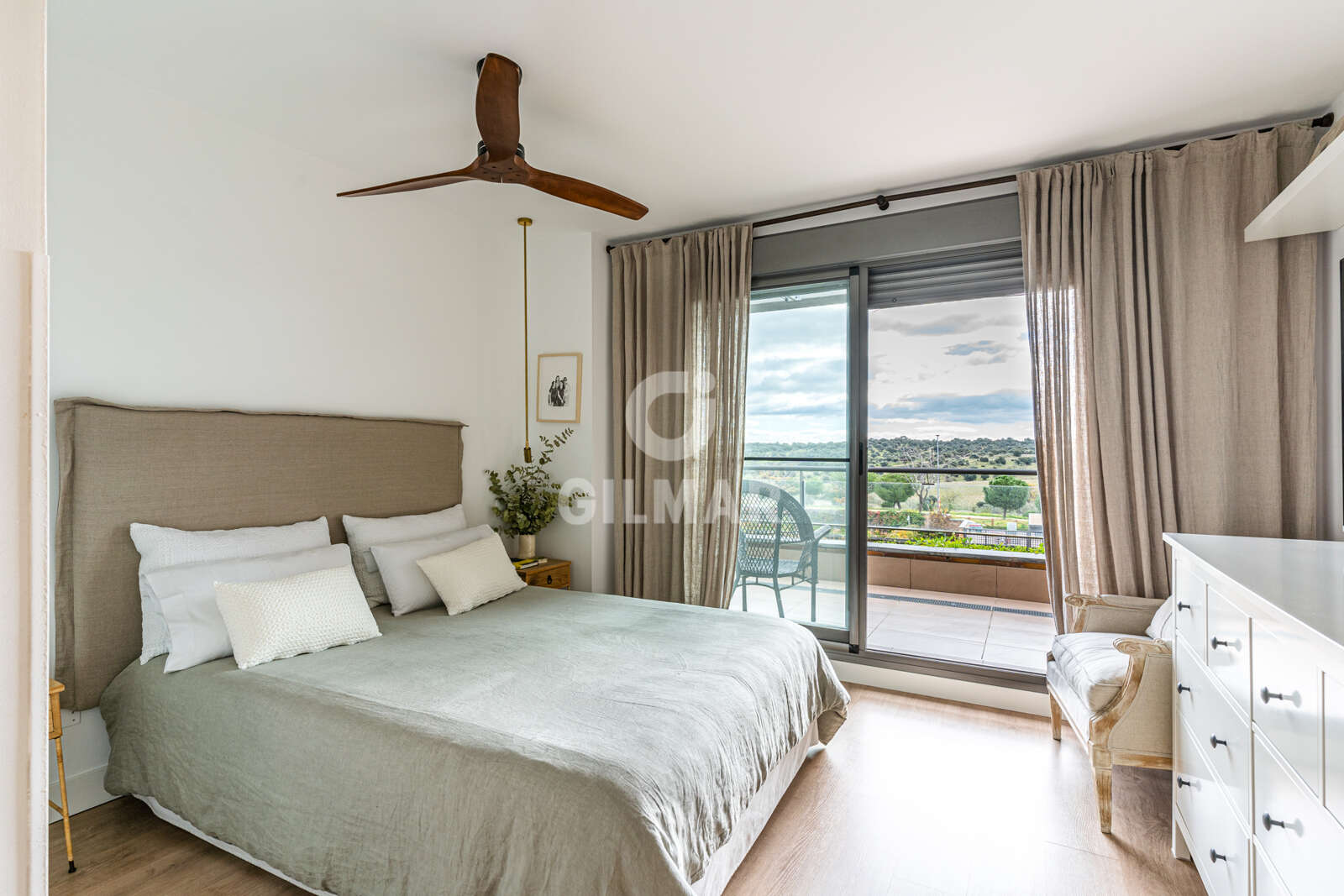 Property slider Gilmar
