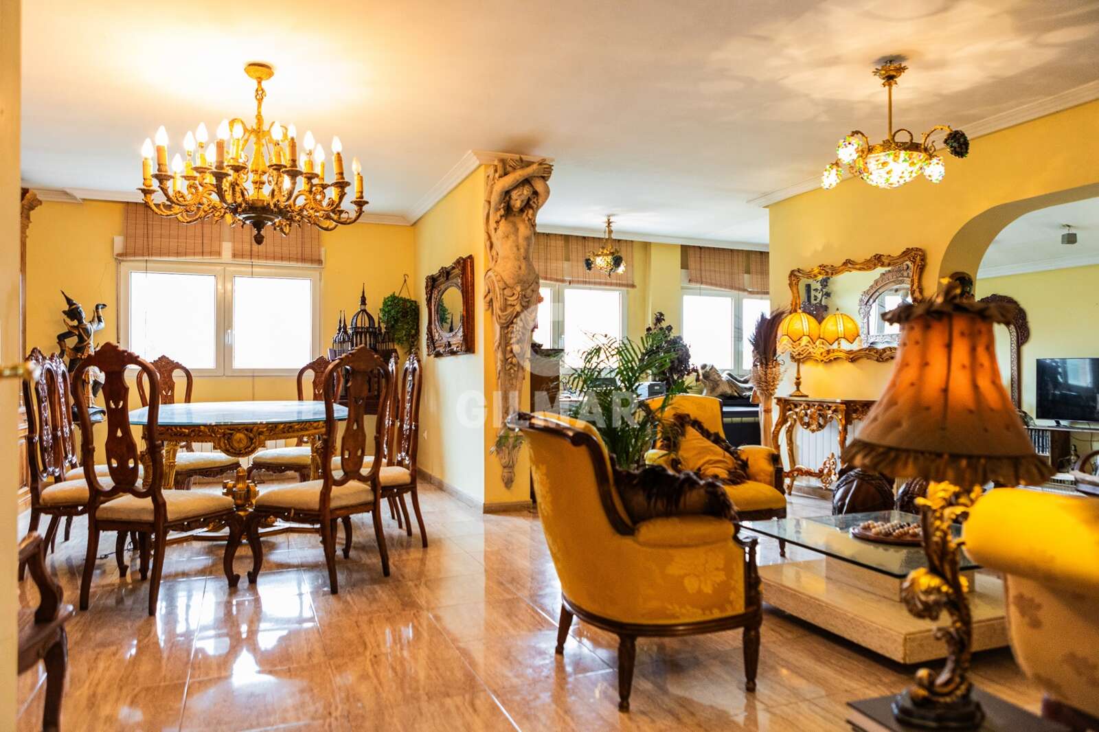 Property slider Gilmar