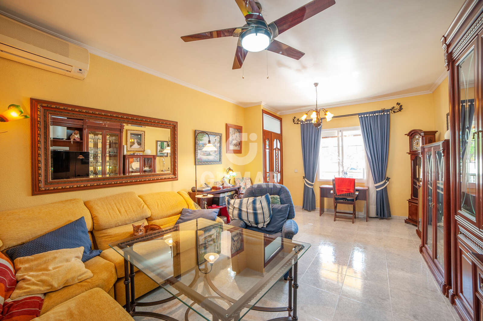 Property slider Gilmar