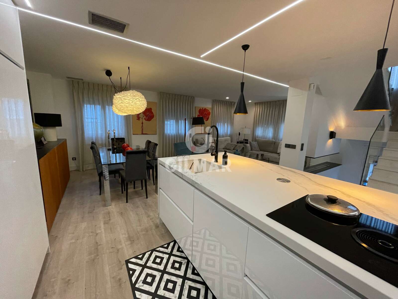Property slider Gilmar