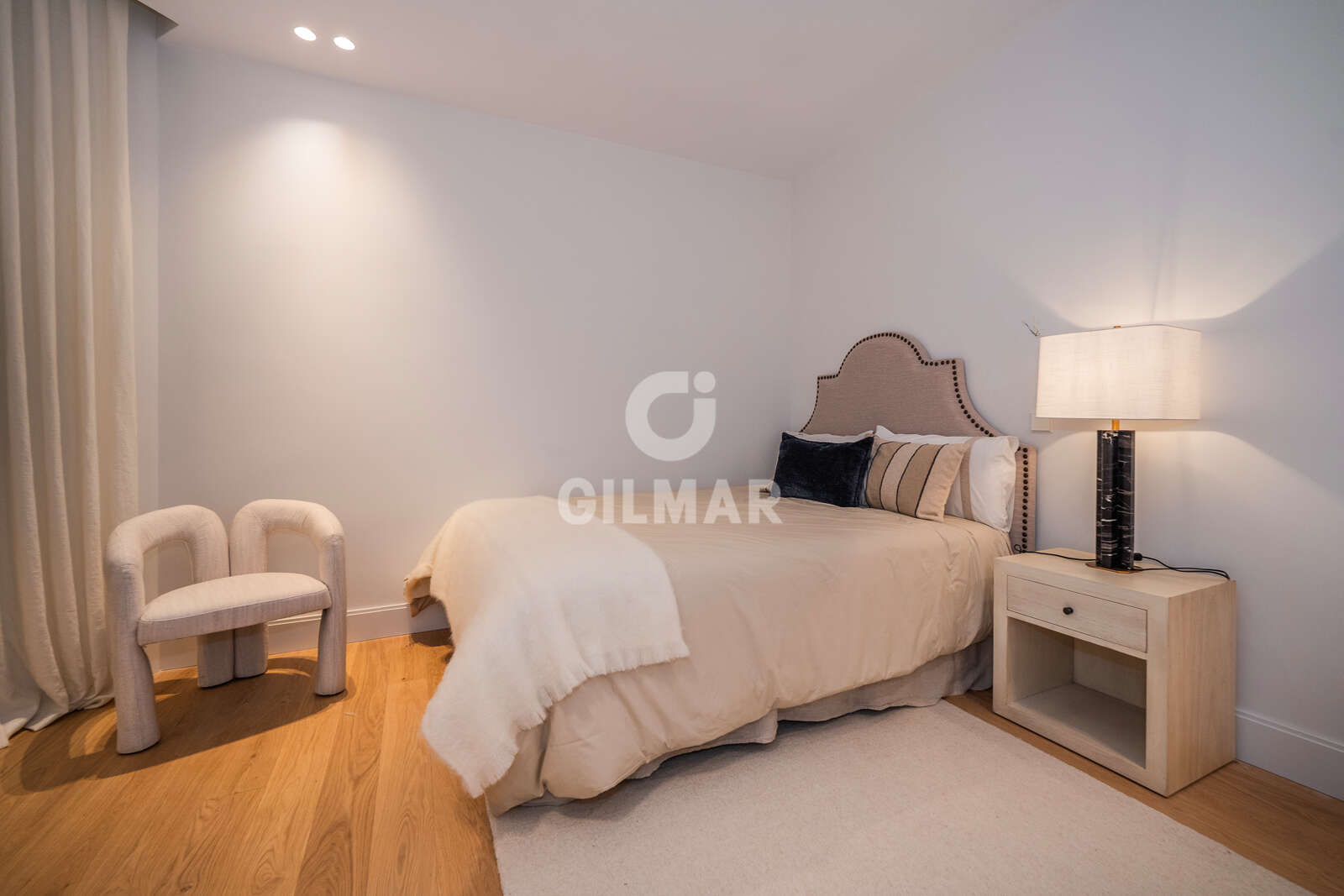 Property slider Gilmar