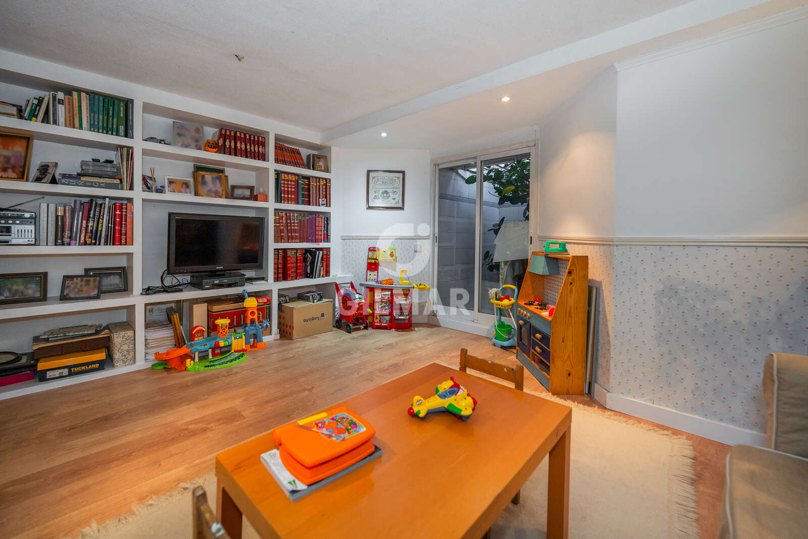 Property slider Gilmar