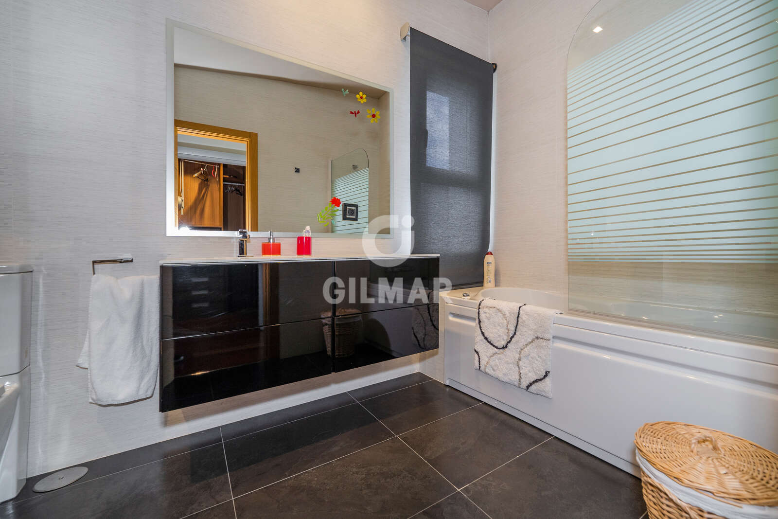 Property slider Gilmar