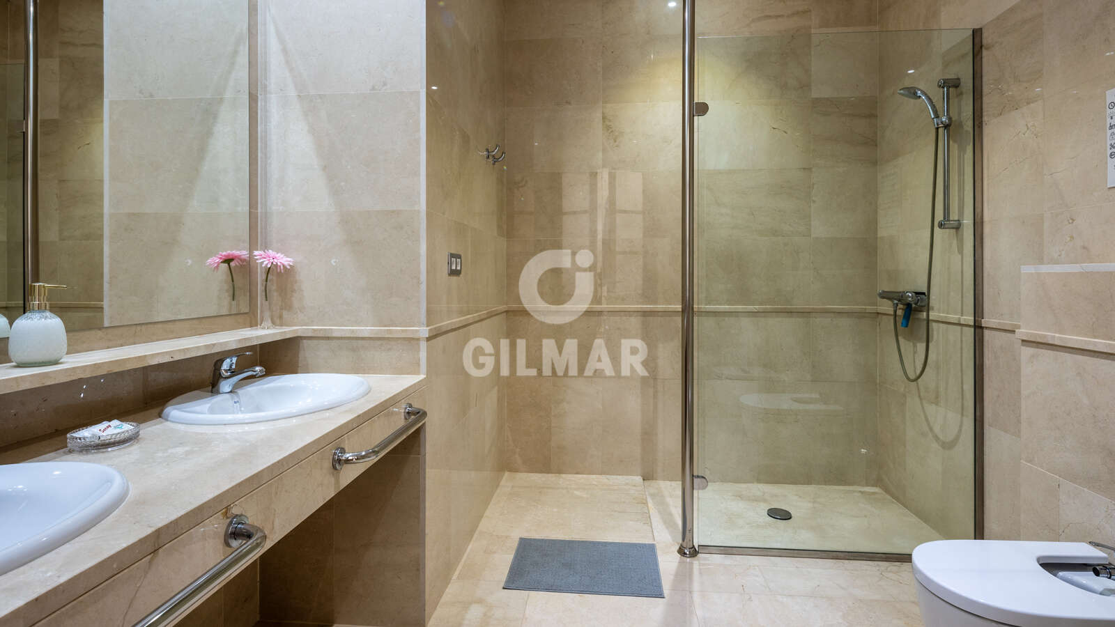 Property slider Gilmar