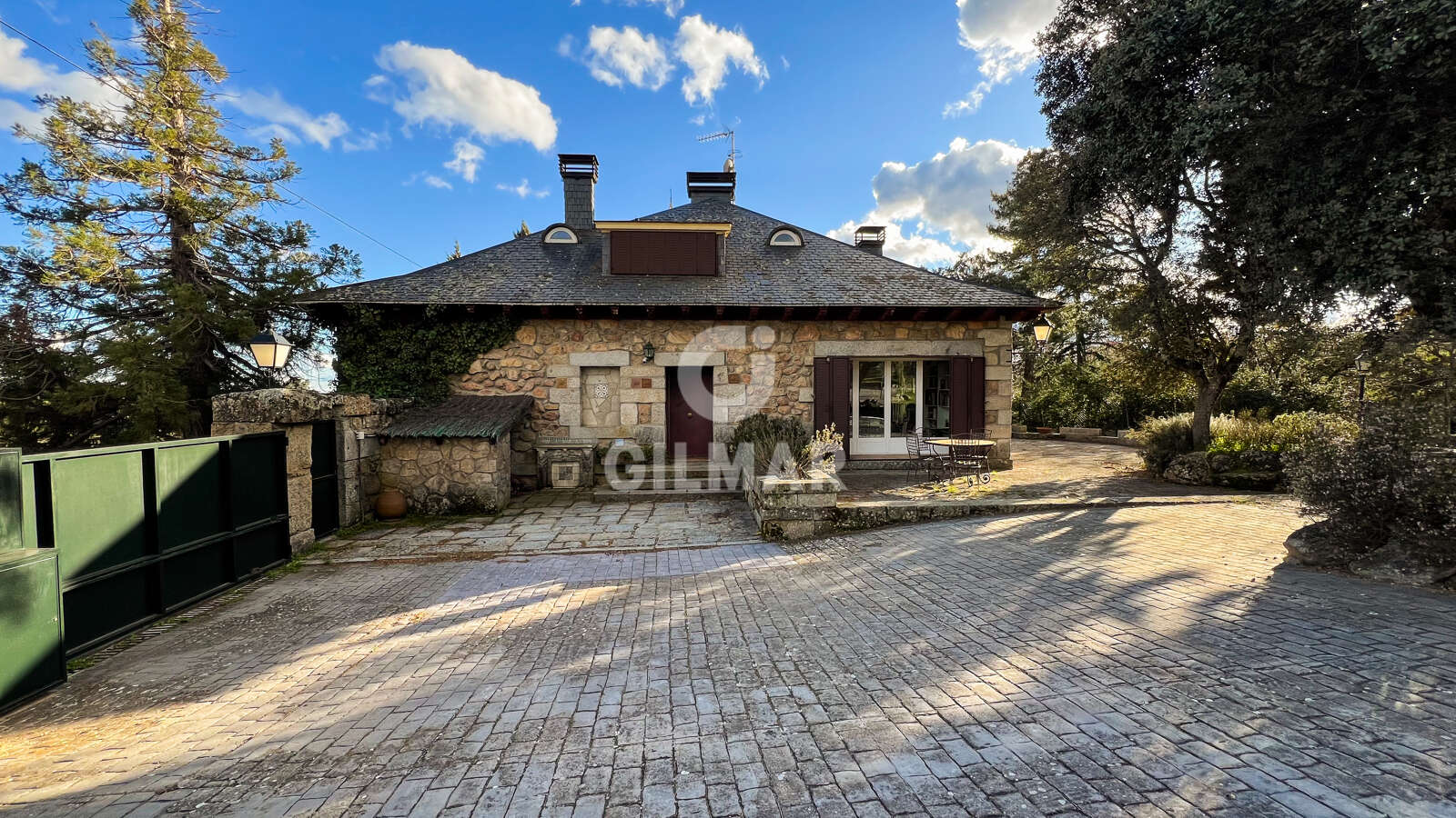 Property slider Gilmar