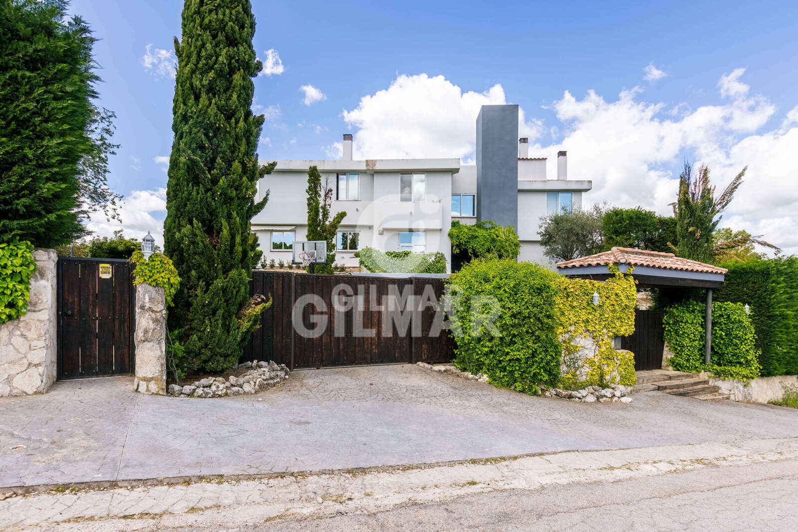 Property slider Gilmar