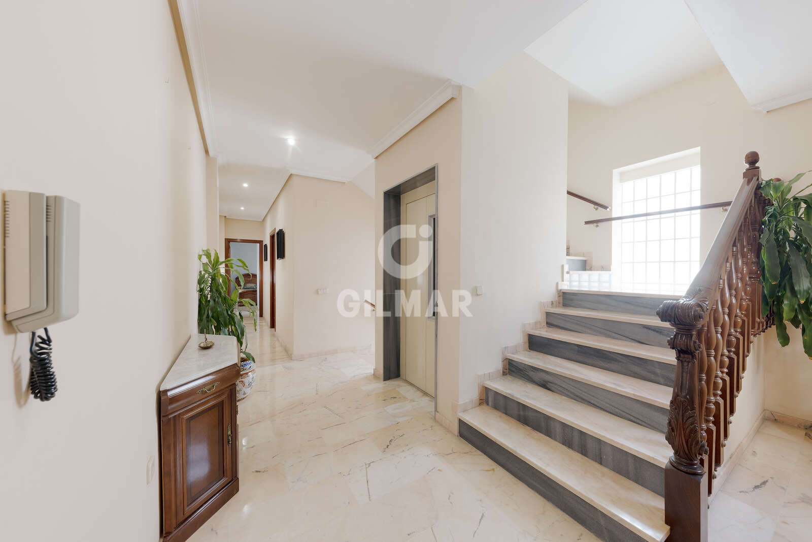 Property slider Gilmar