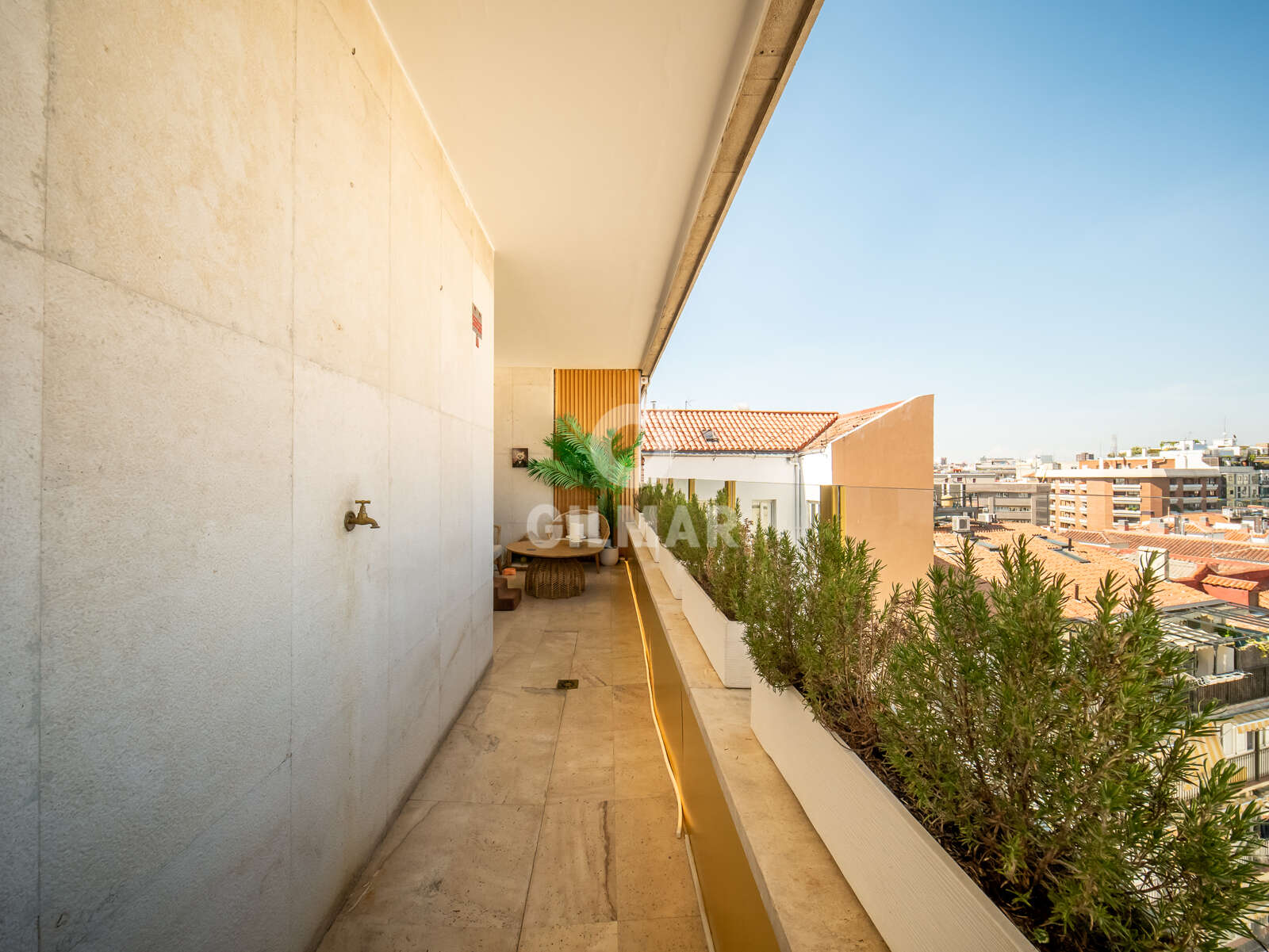 Property slider Gilmar