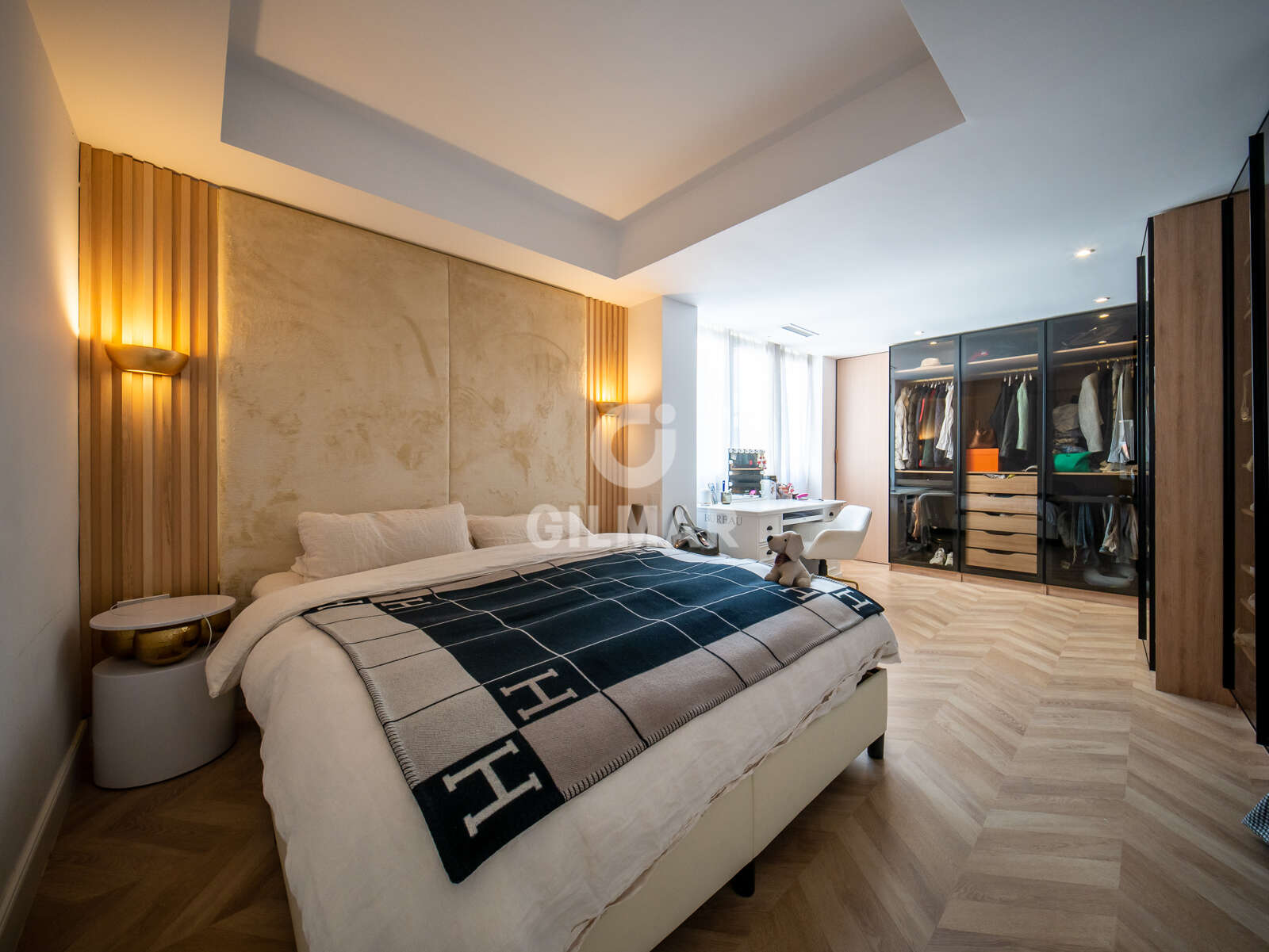 Property slider Gilmar