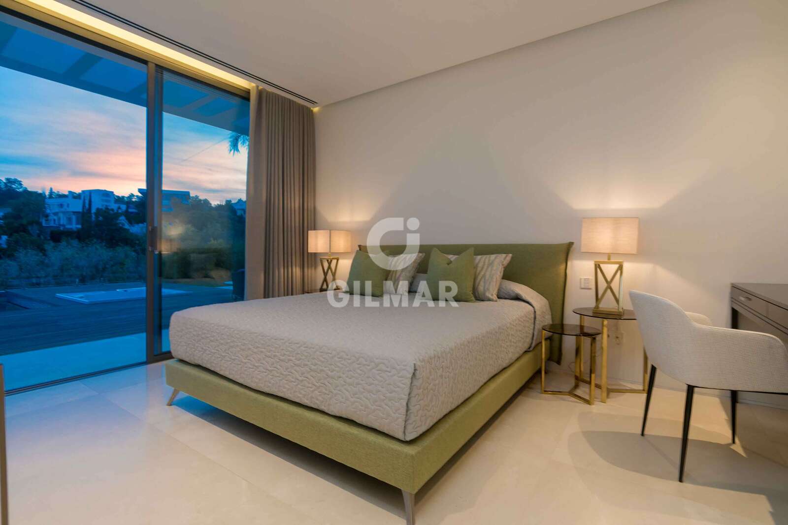 Property slider Gilmar