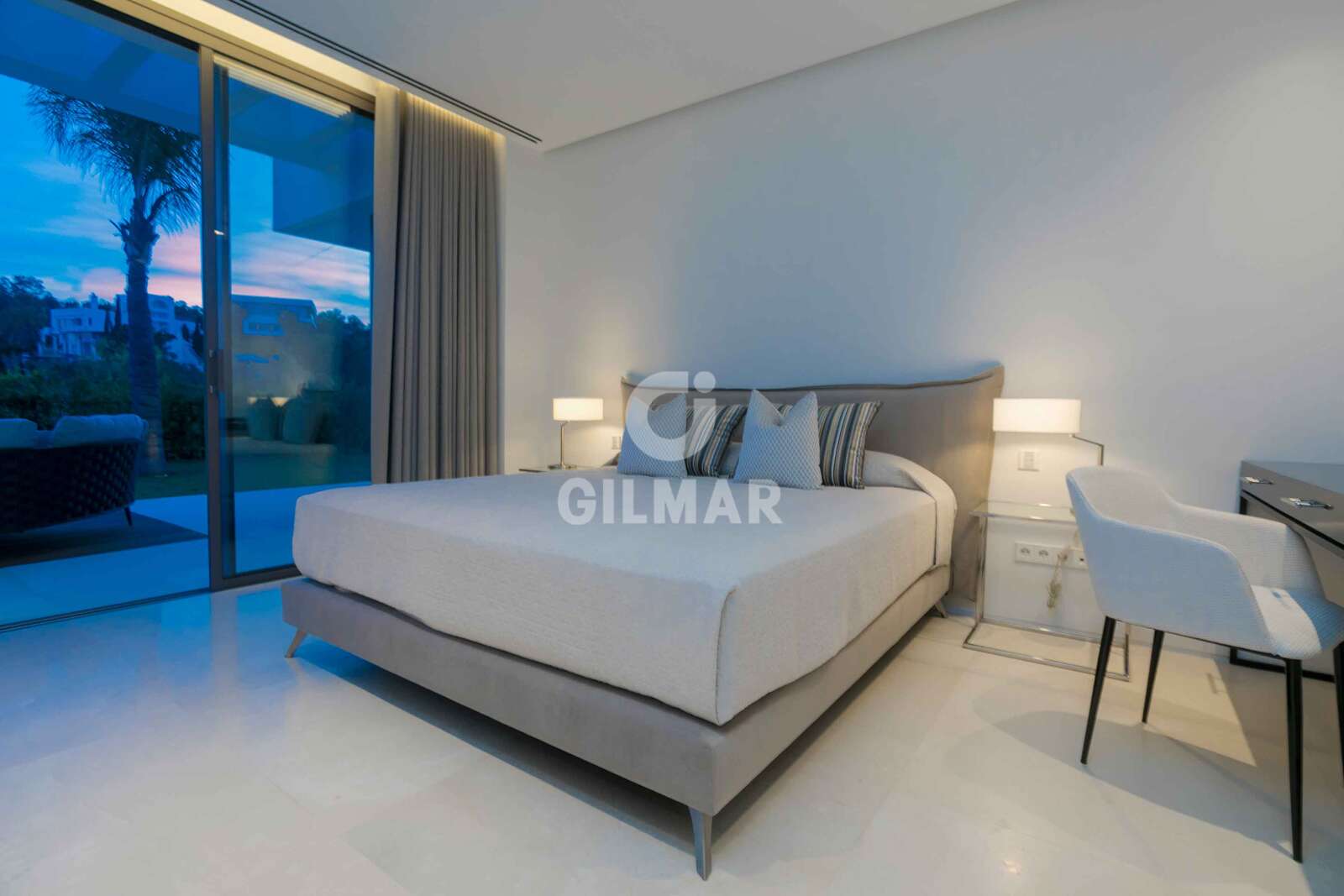 Property slider Gilmar