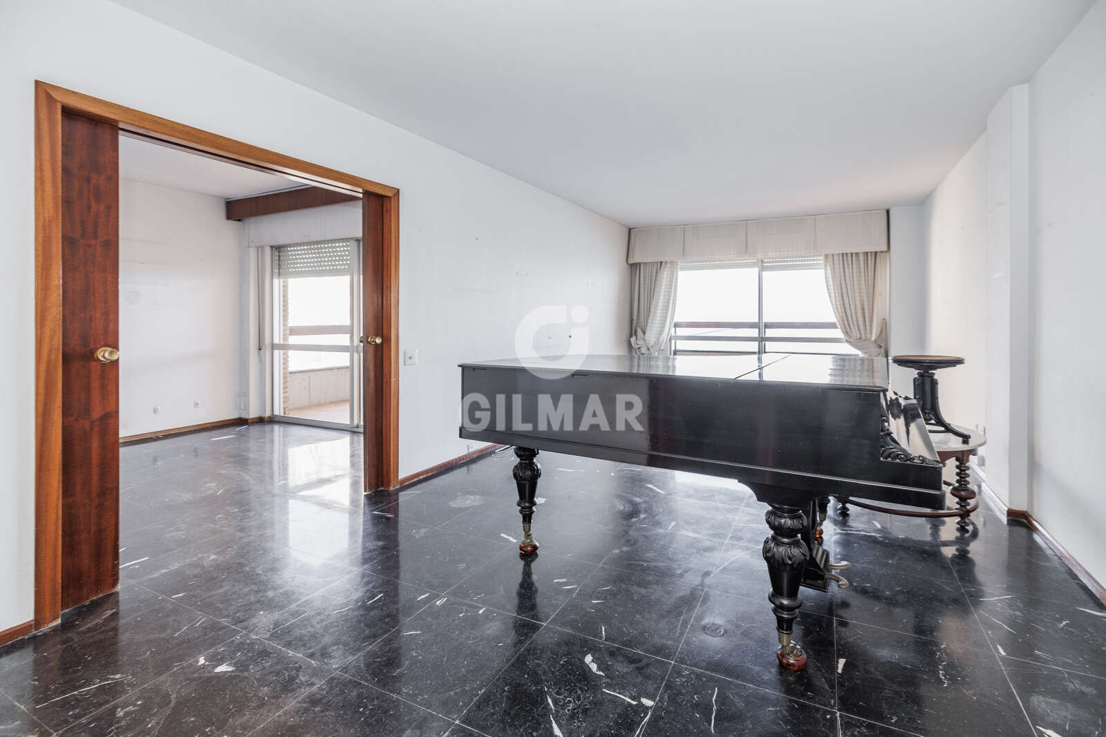 Property slider Gilmar