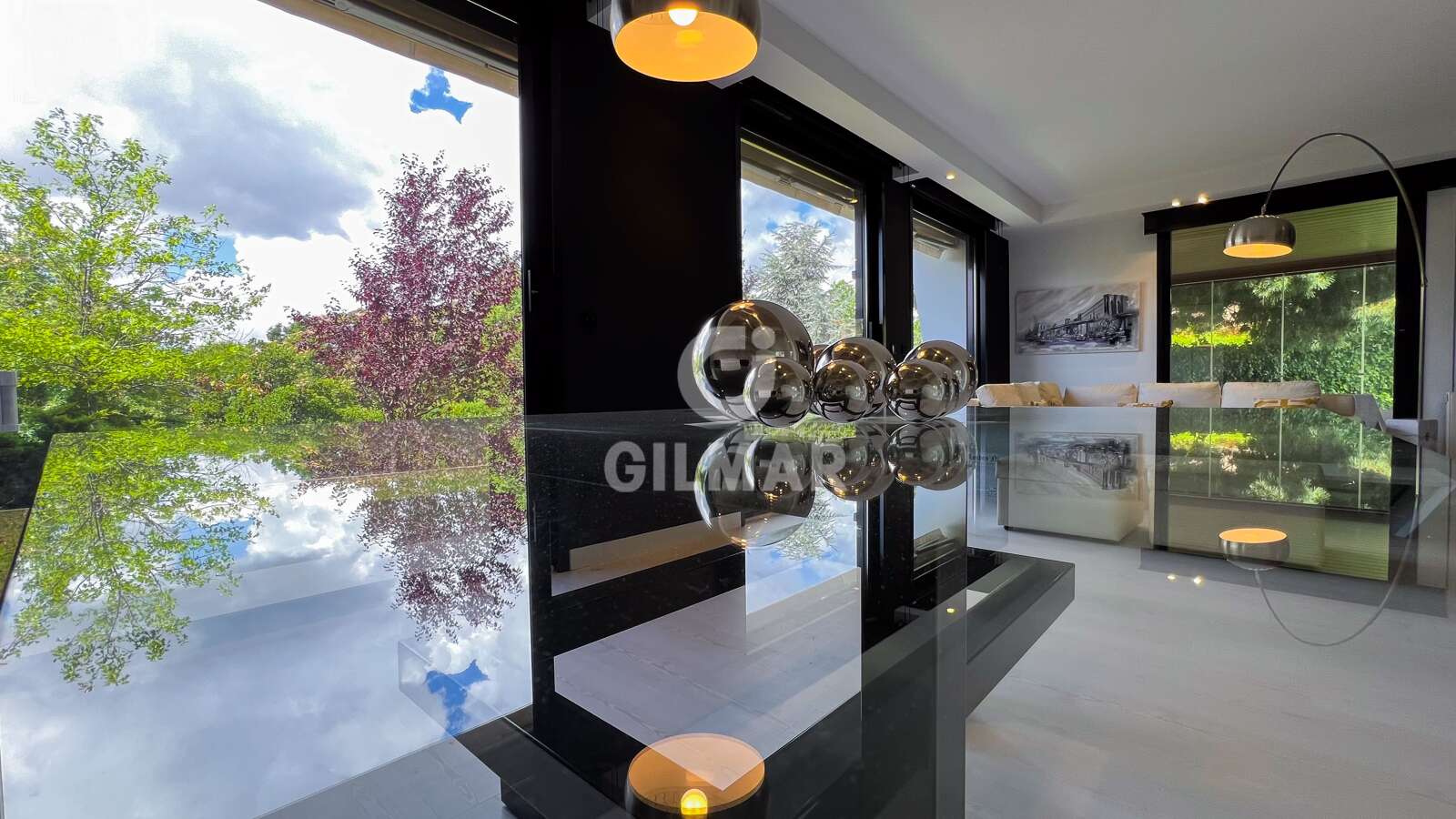 Property slider Gilmar