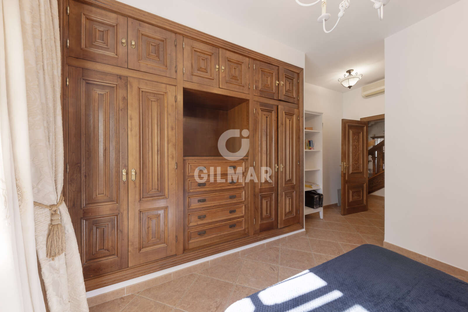 Property slider Gilmar