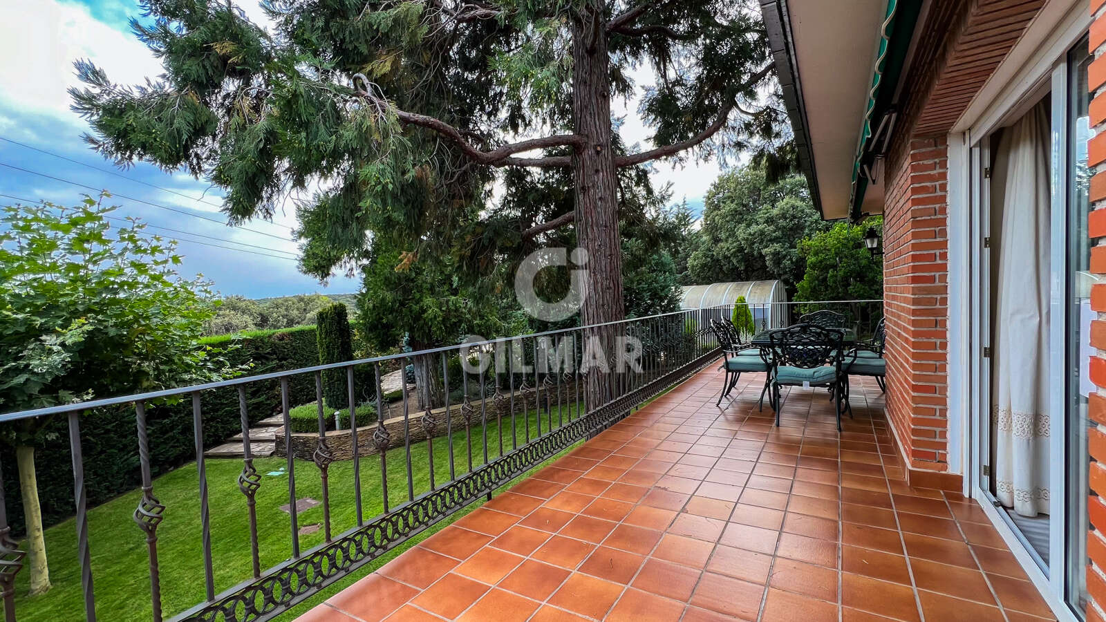 Property slider Gilmar