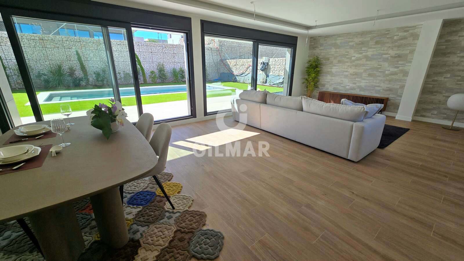 Property slider Gilmar