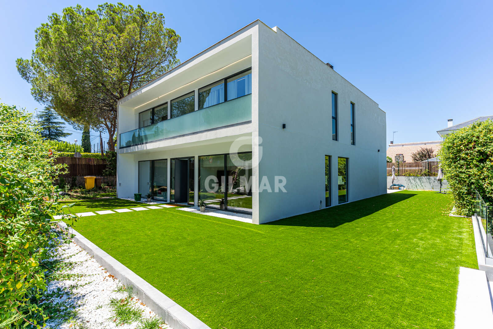 Property slider Gilmar