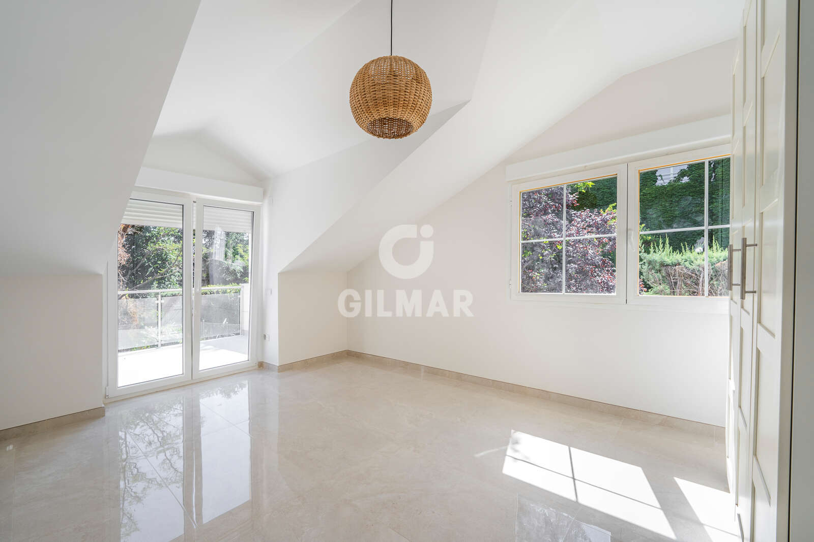 Property slider Gilmar