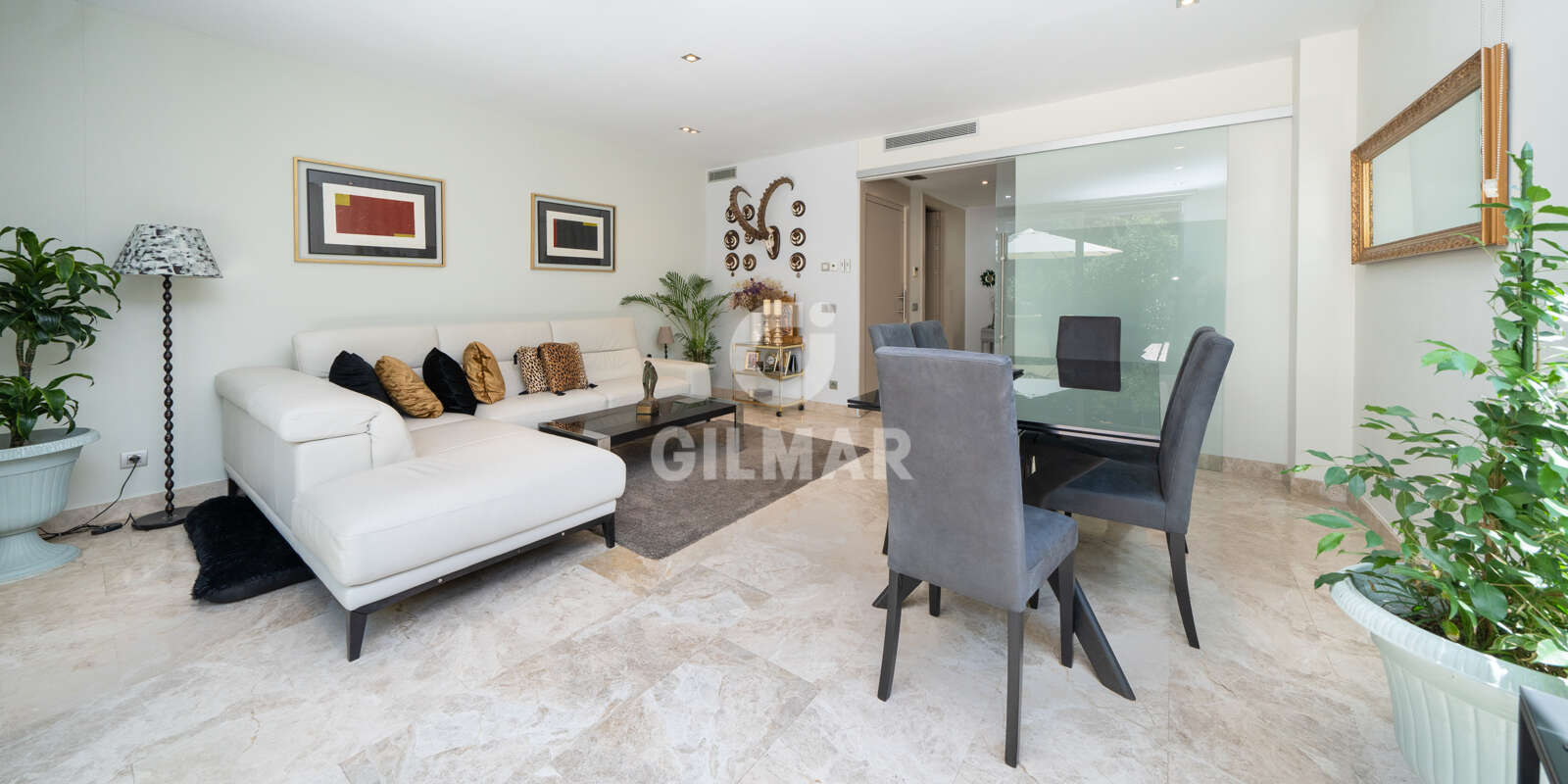 Property slider Gilmar