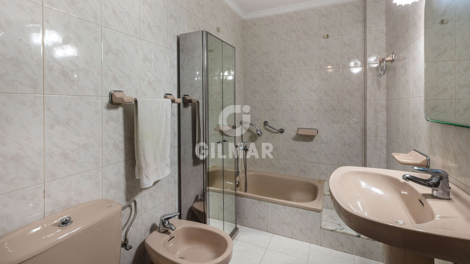 Property slider Gilmar