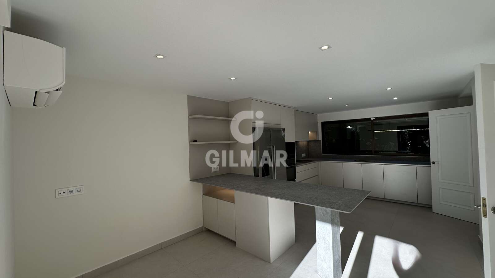 Property slider Gilmar