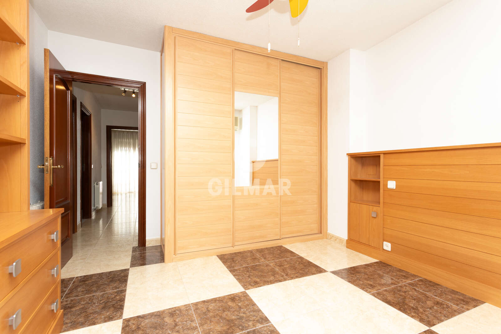 Property slider Gilmar