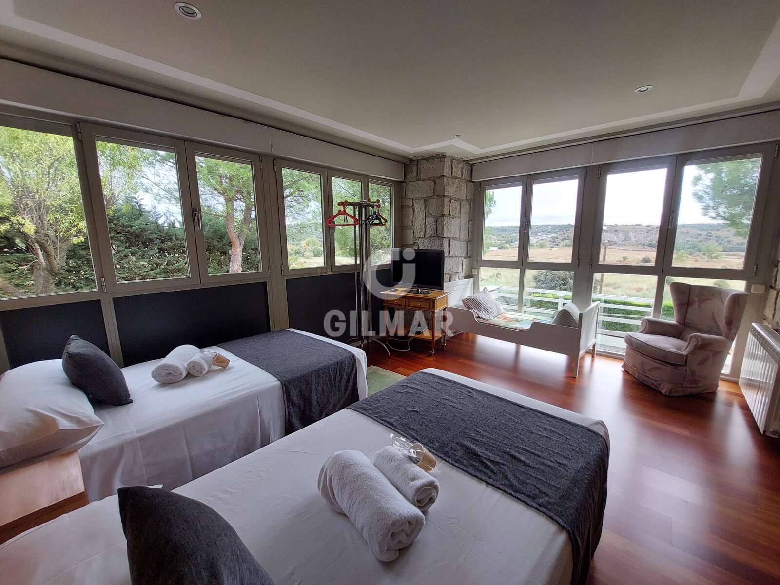 Property slider Gilmar