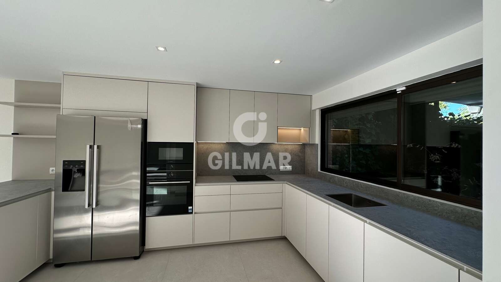 Property slider Gilmar