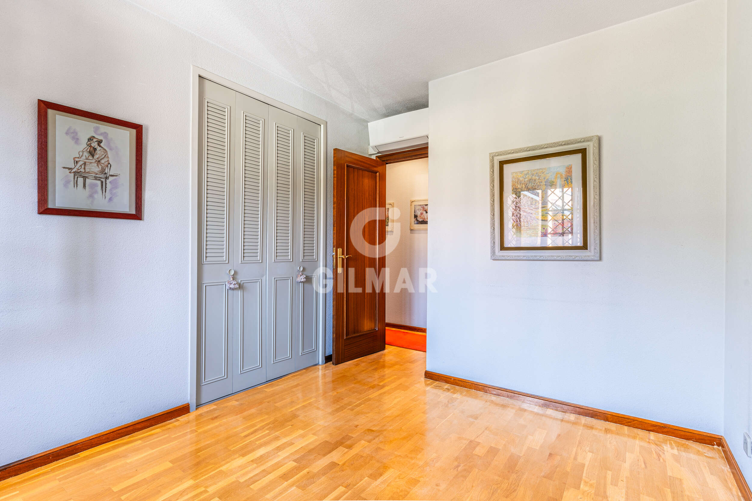 Photo of Terraced house