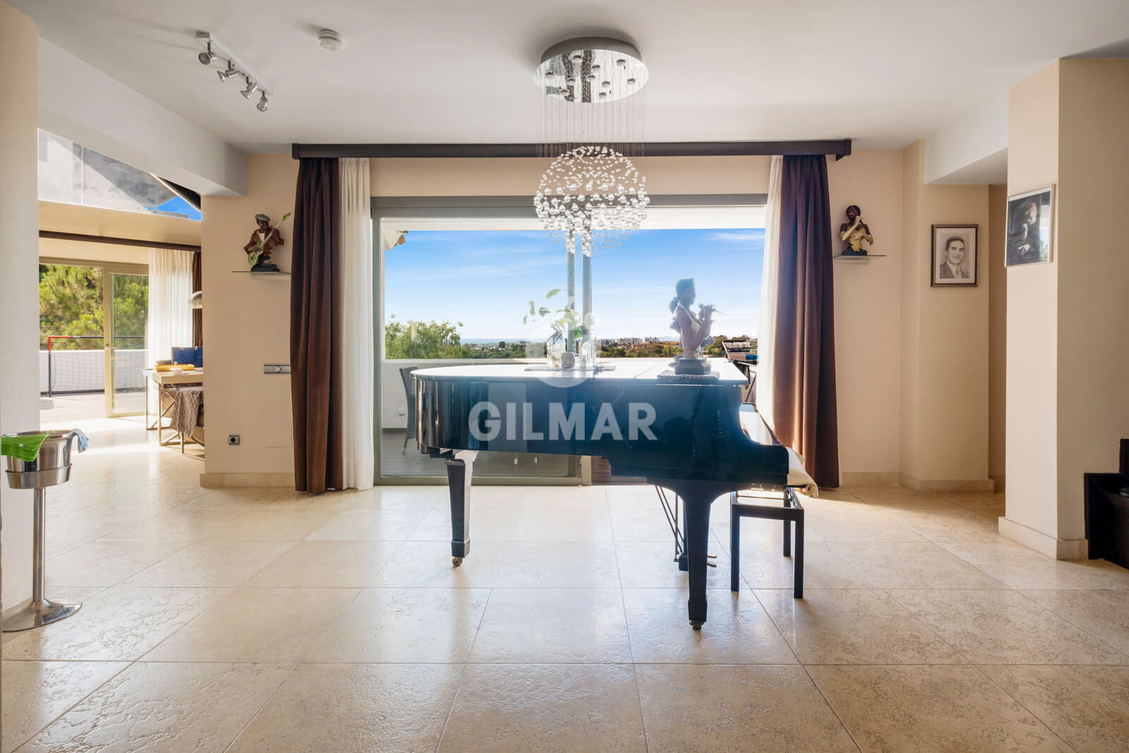 Property slider Gilmar