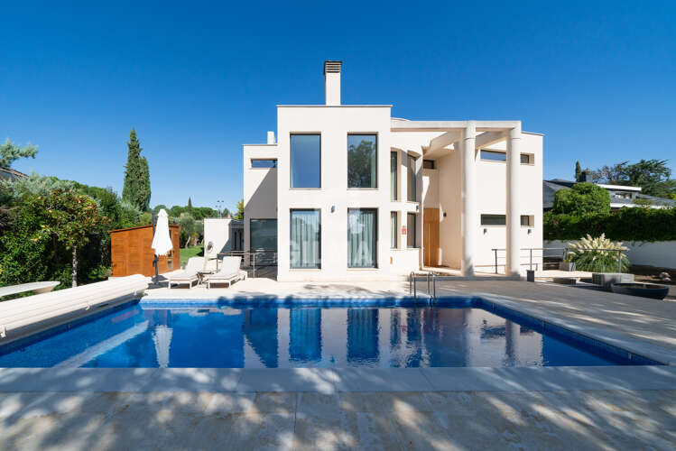Chalet Independiente en venta en Santo Domingo – Madrid | Gilmar