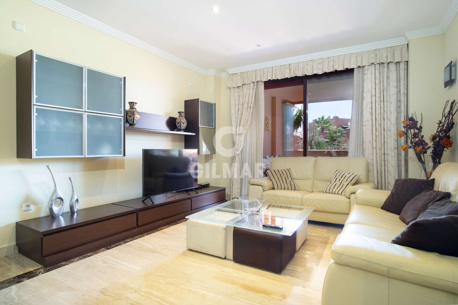 Property slider Gilmar