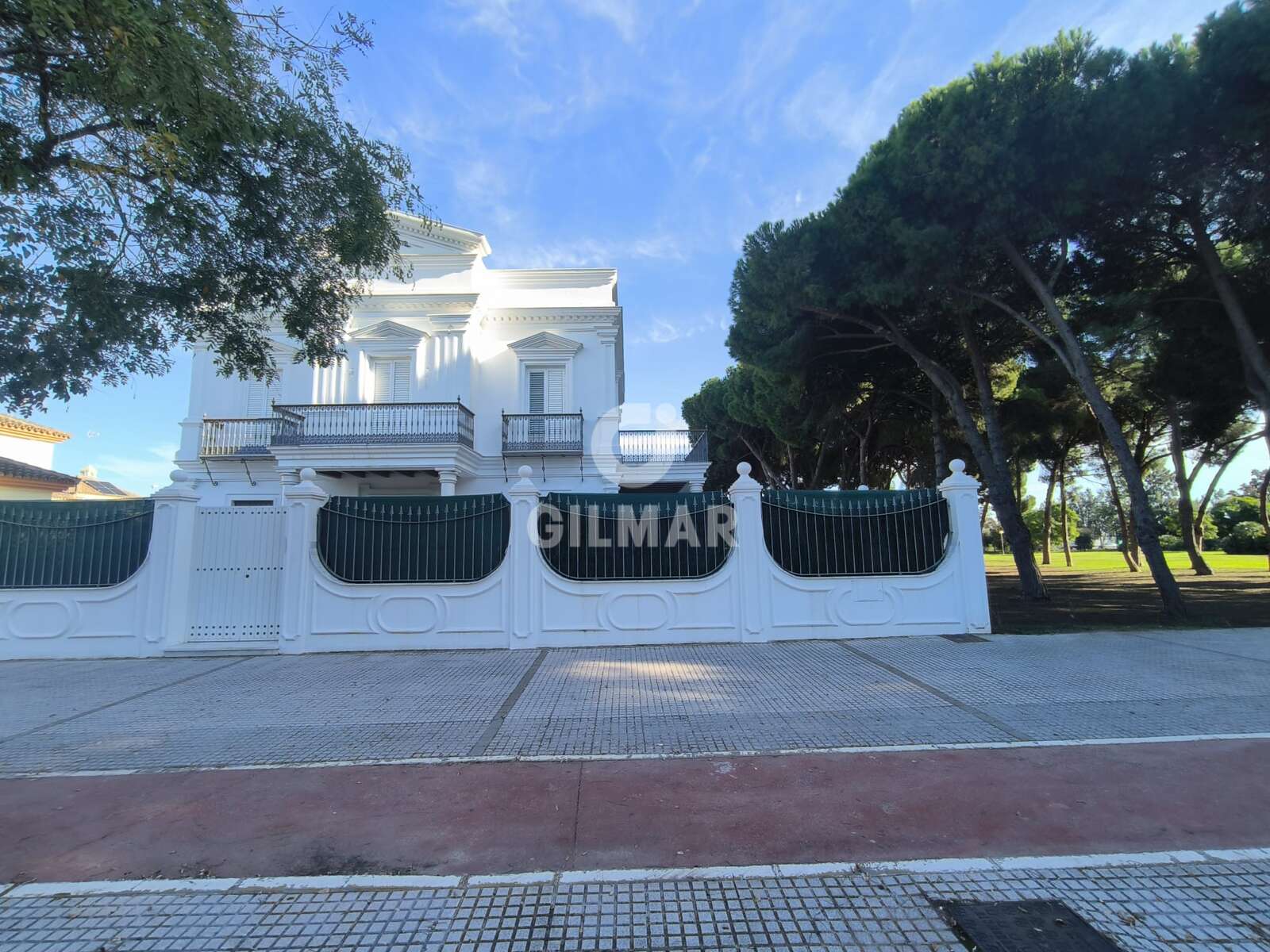 Property slider Gilmar